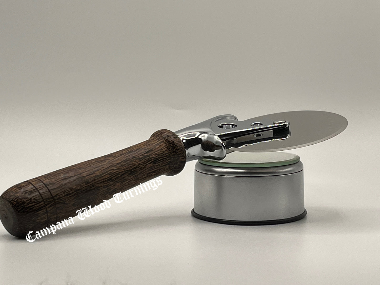 pizza cutter