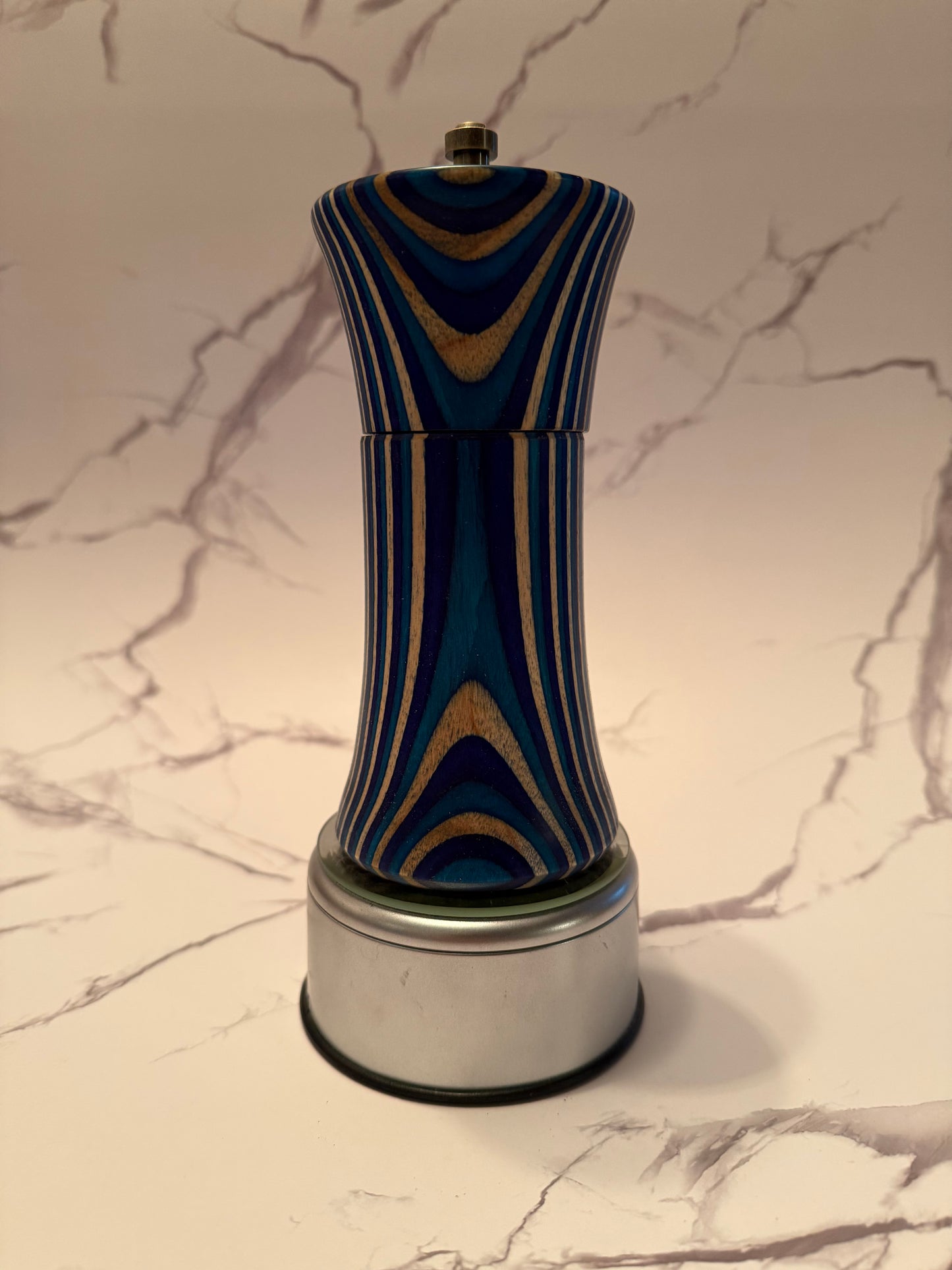 Salt shaker and Pepper Mill Combination